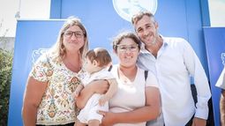 PARA VER MEJOR. Achával participó de la entre de anteojos del programa nacional..