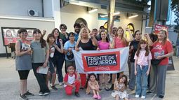 El Frente de Izquierda se despidió de la campaña en la estación de trenes de Pilar.  El Frente de Izquierda se despidió de la campaña en la estación de trenes de Pilar.