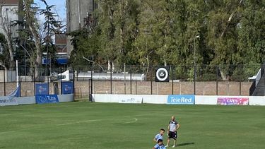 A LA CANCHA. Pena ya empezó a trabajar en el Monarca.