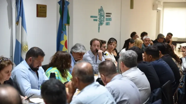 PARITARIAS. Los gremios quieren que se reabra la mesa de negociación salarial. PARITARIAS. Los gremios quieren que se reabra la mesa de negociación salarial.