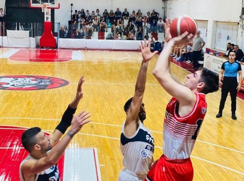 basquet Atletico Pilar Smaniotti playin Gimnasia LP.jpg