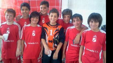 PRIMER PASO. La 2002 de Sportivo superó 3-2 a 77FC de Morón..