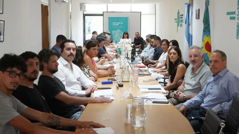 NUEVO CPAÍTULO. Los estatales acordaron un aumento del 4,5% en enero.
