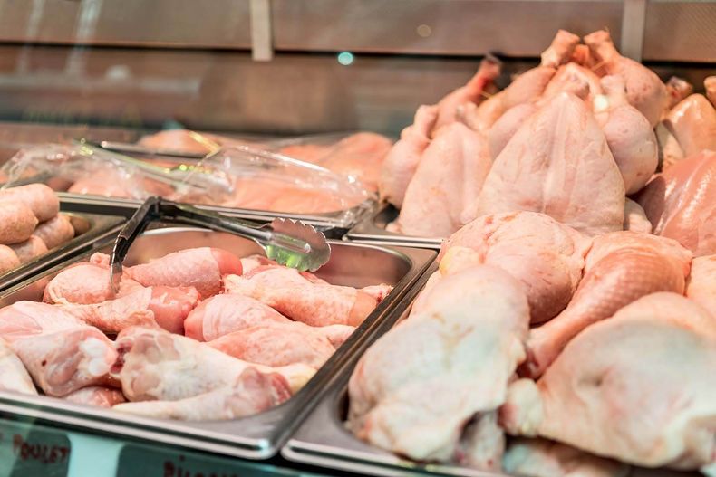 El consumo de carne de pollo superó al de carne vacuna en 2024.