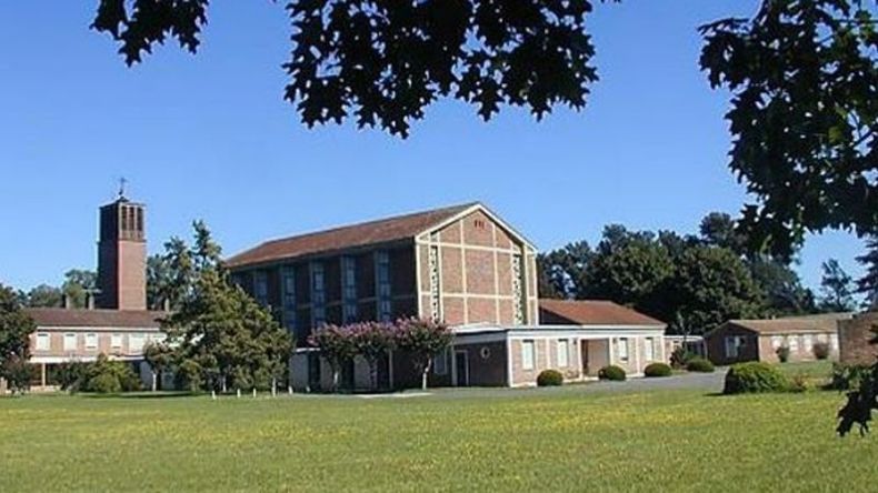 Villa Marista está ubicado en la calle Champagnat..