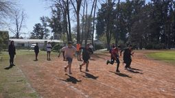 A CORRER. El Atletismo PCD va por el sueño de medallas en La Feliz.