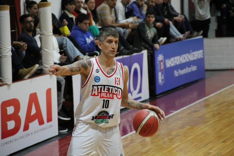 CONDUCCIÓN. Jonatan Treise es una de las figuras de Atlético en esta 2023/24.