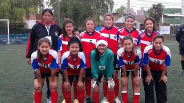 Roque Benítez conducirá al equipo femenino de Real Pilar, integrado en su mayoría por jugadoras de la Escuela Municipal..