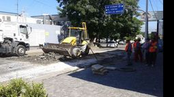 Reparan “cráter” de calle Uruguay