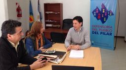 IMPULSO. Vecinos de Parada El Gallo buscan apoyo del Defensor del Pueblo..