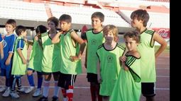Los chicos de la filial llevarán a los chilenos a visitar el estadio de Núñez..