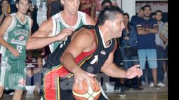 La Fusión arrastra rivales, como Rubén Runke (24) a Pasquinelli..