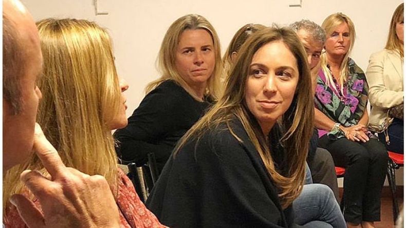 MIRADAS. Vidal en la reunión de anoche, en Deportiva Francesa. .