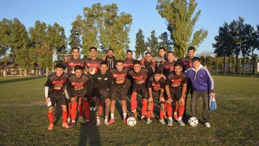 EQUIPO. Derqui ganó un duelo clave para salir del fondo de la tabla. EQUIPO. Derqui ganó un duelo clave para salir del fondo de la tabla.