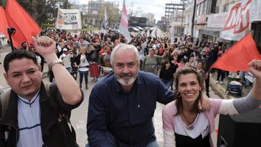 Bodart, entre Peñaflor y Espasa, en el acto céntrico..