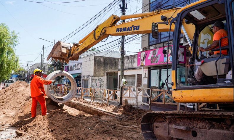 Las obras en el centro de Pilar tienen como objetivo mejorar el drenaje del agua y conectar el nuevo sistema de desages al Ro Lujnnbsp