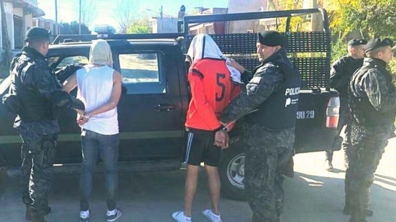 Dos de los seis detenidos..
