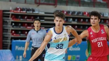 Lucas Giovannetti en acción ante Portugal con la Selección Argentina.