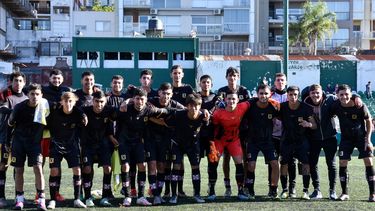 PLANTEL. Los jugadores de Atlético que le ganaron 1-0 a Barrancas FC el pasado miércoles.