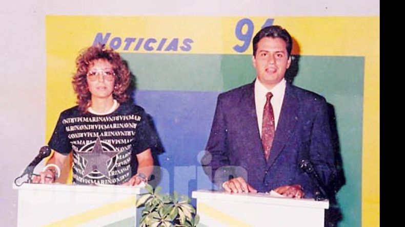 Liliana Forte y Marcelo Colombo, conduciendo el noticiero de VIP..