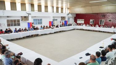 MESA. Más de 100 representantes de diferentes sectores participaron del encuentro.