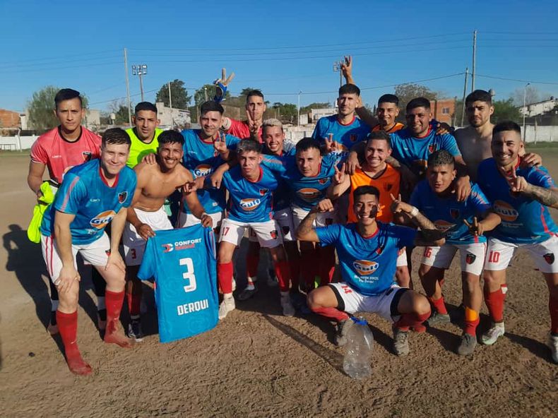 Presidente Derqui ganó y se afirma en la cima
