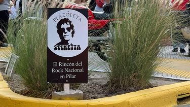 PLAZOLETA SPINETTA. Fue inaugurada en San Martín y Moreno, Pilar Centro.