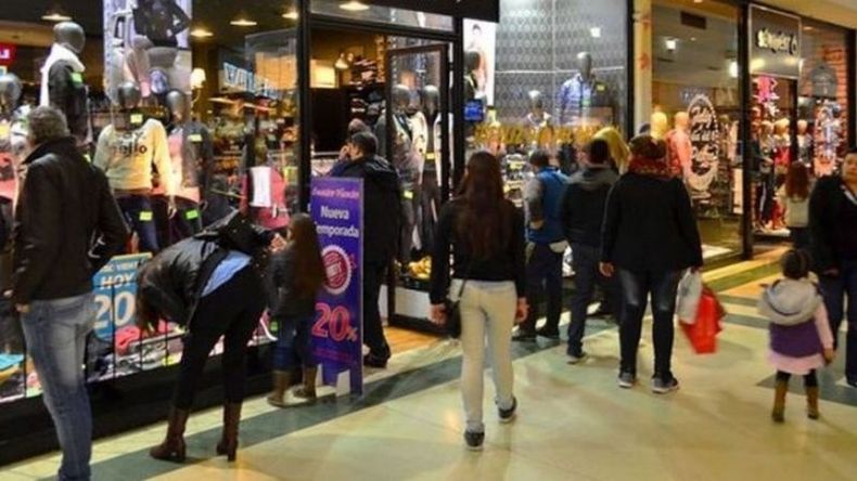 PREOCUPANTE. La venta de indumentaria fue la más afectada en mayo..