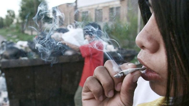 MENORES. La droga avanza en Agustoni y afecta a los chicos..