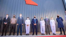 El presidente Alberto Fernández anuncia con su par ruso Vladimir Putin el inicio de la producción de la Sputnik en la Argentina. .