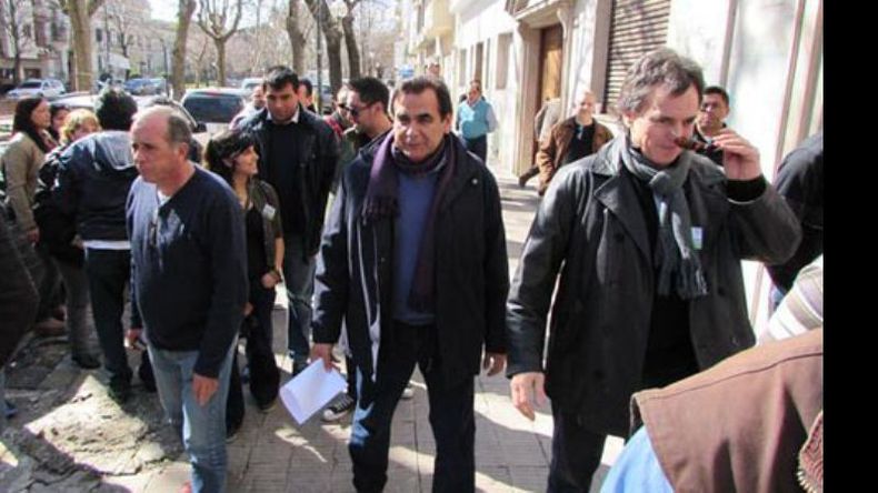 VIGILIA. Molina llega al Teatro Argentino para el recuento..