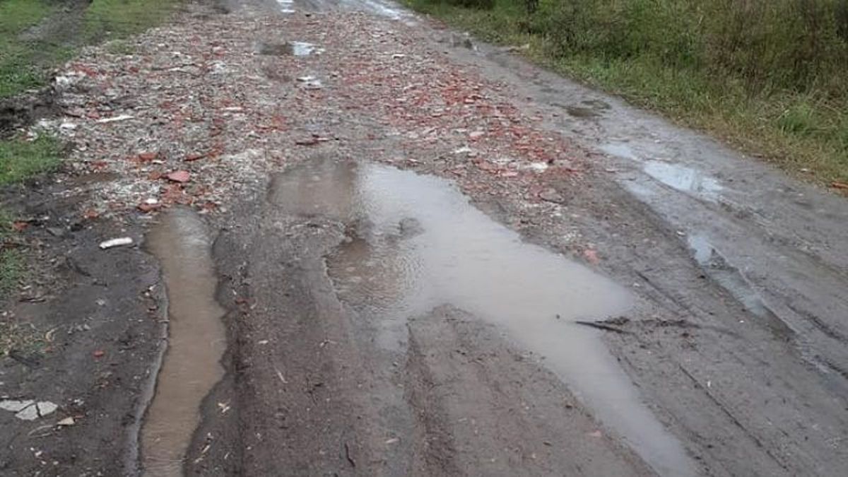 Vecinos reclaman por el mal estado de las calles de un barrio