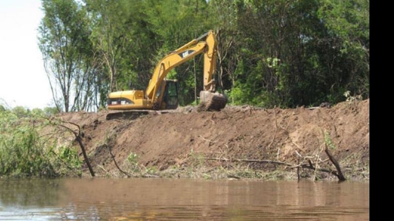 PRESAGIO. Los vecinos y ecologistas habían anticipado que la obra provocaría desbordes..