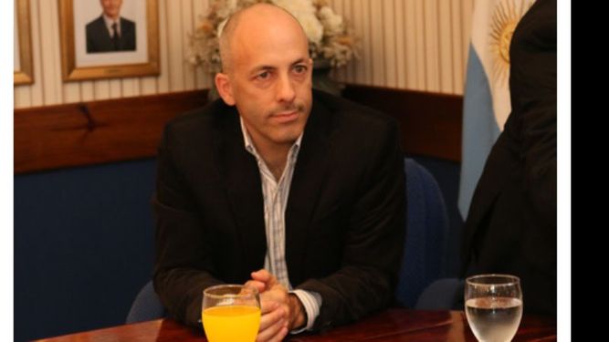 Ducoté quiere un debate