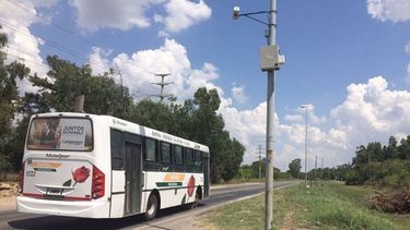 FRENTE A LA EMILIA. La colocación de la nueva cámara..