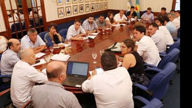 CONSENSO. Los concejales, reunidos con Ducoté..