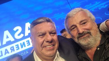 DIRIGENTES. Claudio “Chiqui” Tapia junto a César Mansilla, presidente de Real Pilar.