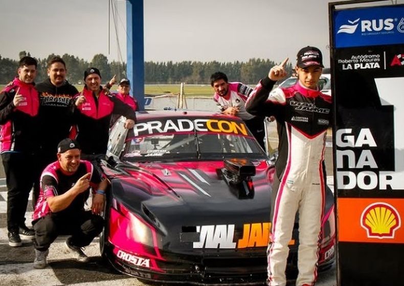 #1. Nico Jaime marca el uno junto a su equipo, tras ganar la etapa regular.