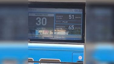 Encima que vienen cuando se les canta, cancelan servicios. Tren a Pilar que pasa por Derqui 08.53, cancelado. Próximo, 9.15, aproximadamente. Son unos HDP, no les cabe otra palabra. Maru Maidana..