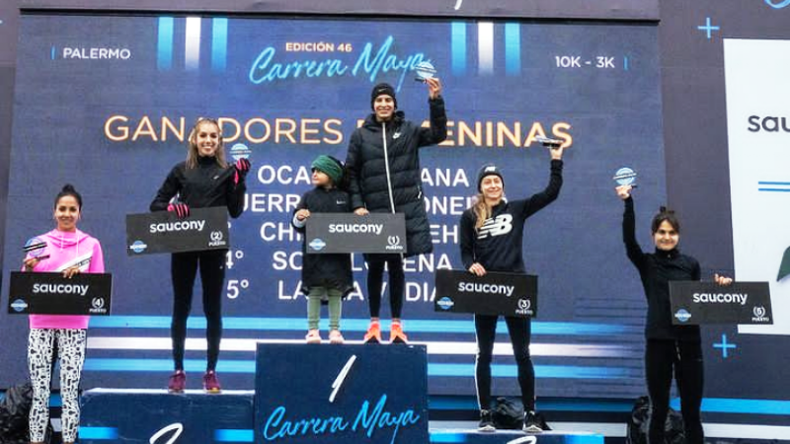 GANADORA. Ocampo en lo más alto del podio de la Carrera Maya..