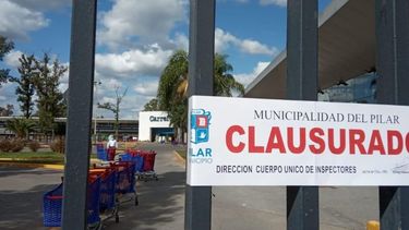FAJA.Carrefour había sido clausurado el domingo pasado. Volvió a abrir ayer..