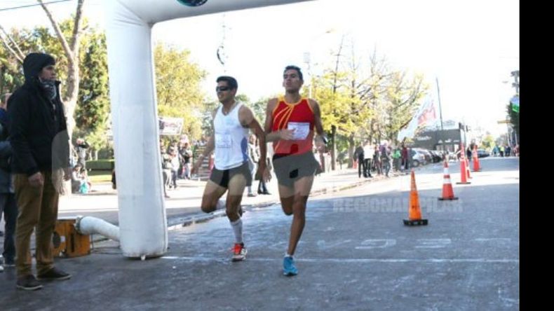 POR UN SEGUNDO. Manzanares le ganó a Nieto los 3.000 metros..