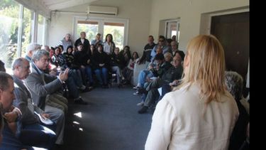De la reunión participaron unos 50 vecinos de Del Viso y Manuel Alberti. Asistieron las autoridades..