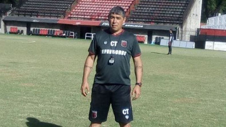 DT. El Profe Javier estará al frente del plantel superior de Villa Rosa..
