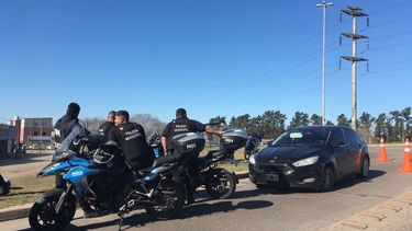 POLICÍAS MOTORIZADOS. Tuvieron una activa participación durante la persecución. .