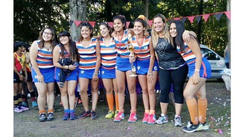 TORTUGUITAS. Las chicas de la cooperativa, campeonas en 5ª..