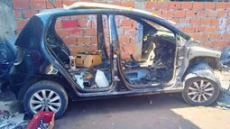 El auto desarmado había sido robado en Lanús el día anterior. El auto desarmado había sido robado en Lanús el día anterior.