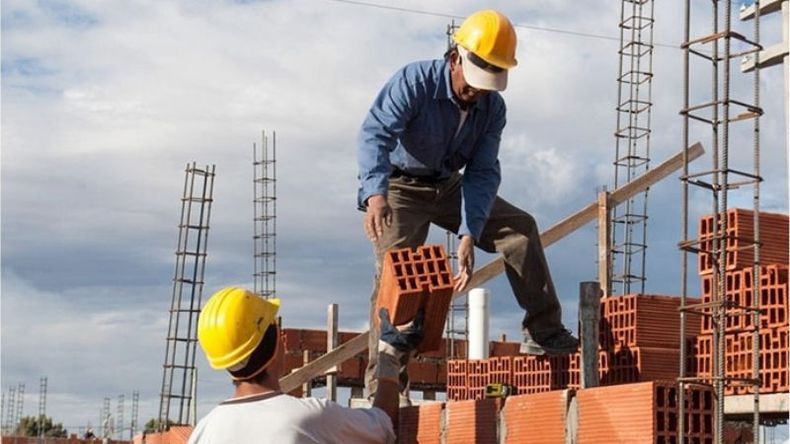 PARA ARRIBA. Los costos de la construcción también superaron el 100% en un año..