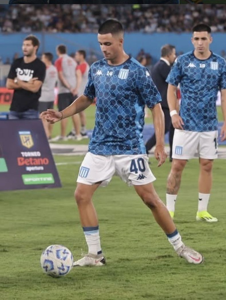Francisco Fraga, surgido en D10FC, debutó en la primera de Racing.