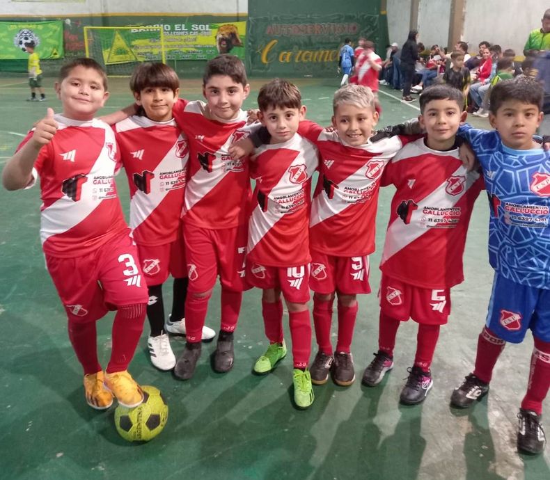 La formación de la categoría 2016 de Sportivo Pilar.